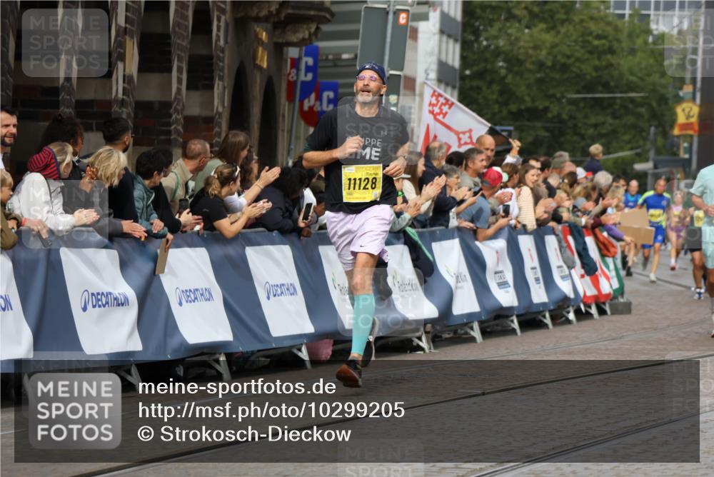 13.09.2026 - 21. swb-Marathon Bremen Strokosch-Dieckow http://msf.ph/oto/10299205 13.09.2026 10:50:17 Ziel 10452, 10508, 10593, 10876, 10966, 11005, 11035, 11183, 11415, 12380, 12510, 10170, 10233, 10525, 10840, 10923, 11276, 11497, 11499, 11622, 11680, 11742, 12045, 12078, 12447, 13562 meine-sportfotos.de