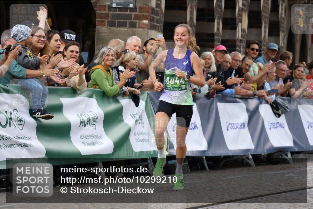 13.09.2026 - 21. swb-Marathon Bremen Strokosch-Dieckow http://msf.ph/oto/10299210 13.09.2026 12:46:09 Ziel 103, 8044 meine-sportfotos.de