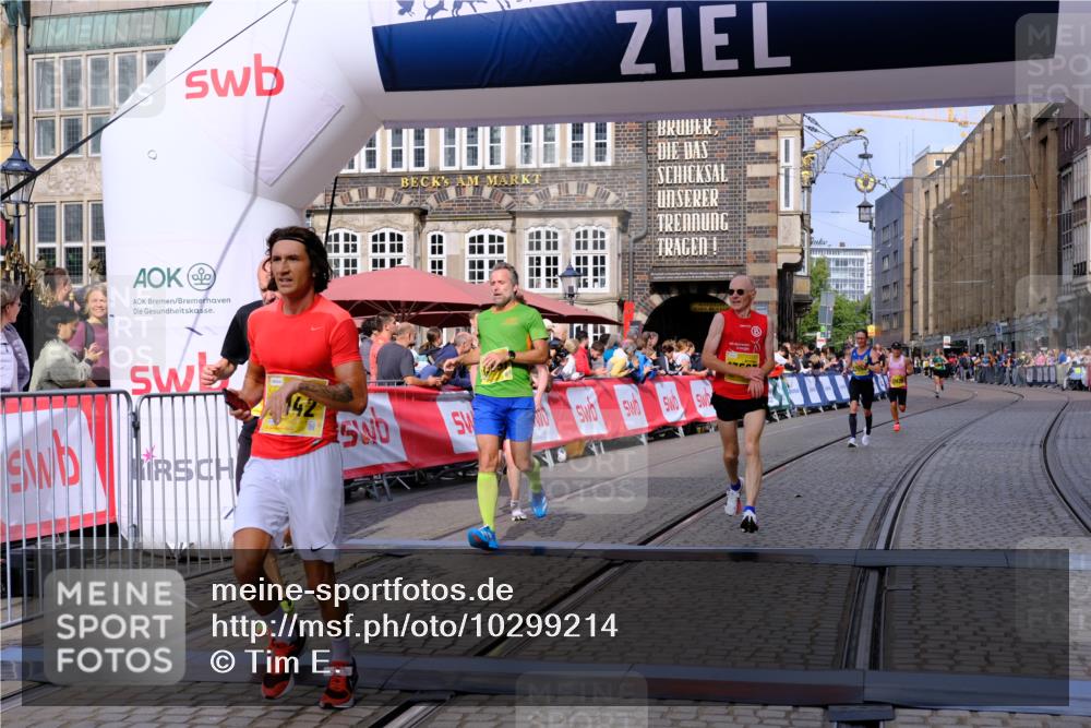 13.09.2026 - 21. swb-Marathon Bremen Tim E. http://msf.ph/oto/10299214 13.09.2026 10:38:23 Ziel 10302, 11142, 12538, 13551, 13559, 13584, 13587, 13636 meine-sportfotos.de