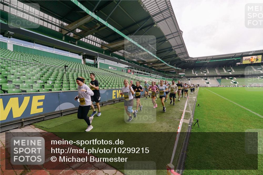 13.09.2026 - 21. swb-Marathon Bremen Michael Burmester http://msf.ph/oto/10299215 13.09.2026 10:36:19 Laufen im Stadion 10092, 10093, 10144, 10152, 10153, 10154, 10157, 10160, 10173, 10175, 10181, 10182, 10185, 10186, 10187, 10195, 10198, 10237, 10245, 10251, 10257, 10263, 10272, 10275, 10278, 10291, 10296, 10306, 10309, 10327, 10331, 10332, 10338, 10357, 10377, 10382, 10390, 10403, 10409, 10411, 10420, 10427, 10429, 10439, 10473, 10477, 10481, 10492, 10497, 10500, 10528, 10531, 10560, 10569, 10607, 10613, 10617, 10633, 10636, 10647, 10648, 10659, 10671, 10672, 10715 meine-sportfotos.de