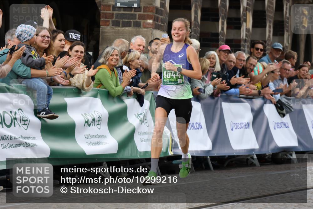 13.09.2026 - 21. swb-Marathon Bremen Strokosch-Dieckow http://msf.ph/oto/10299216 13.09.2026 12:46:09 Ziel 103, 8044 meine-sportfotos.de