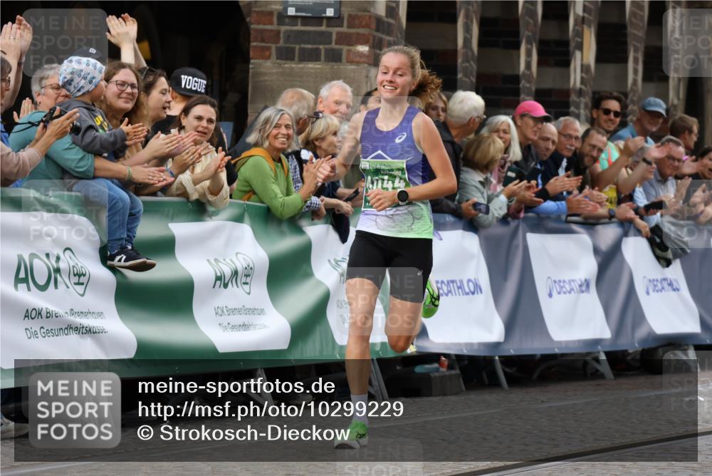 13.09.2026 - 21. swb-Marathon Bremen Strokosch-Dieckow http://msf.ph/oto/10299229 13.09.2026 12:46:10 Ziel 103, 8044 meine-sportfotos.de