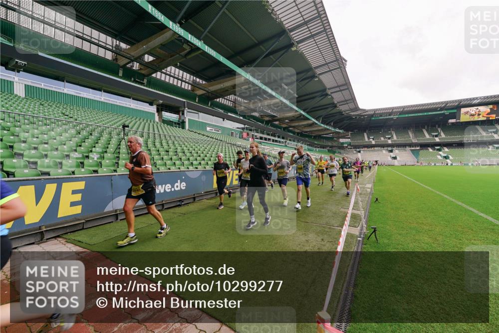 13.09.2026 - 21. swb-Marathon Bremen Michael Burmester http://msf.ph/oto/10299277 13.09.2026 10:36:33 Laufen im Stadion 10092, 10144, 10152, 10153, 10154, 10160, 10173, 10175, 10181, 10182, 10186, 10187, 10195, 10198, 10237, 10245, 10251, 10257, 10263, 10272, 10275, 10278, 10291, 10296, 10306, 10309, 10327, 10331, 10332, 10338, 10357, 10377, 10382, 10390, 10403, 10409, 10411, 10420, 10427, 10429, 10439, 10444, 10473, 10477, 10481, 10492, 10497, 10500, 10516, 10528, 10531, 10560, 10569, 10607, 10613, 10617, 10633, 10636, 10647, 10648, 10659, 10663, 10671, 10672, 10715 meine-sportfotos.de