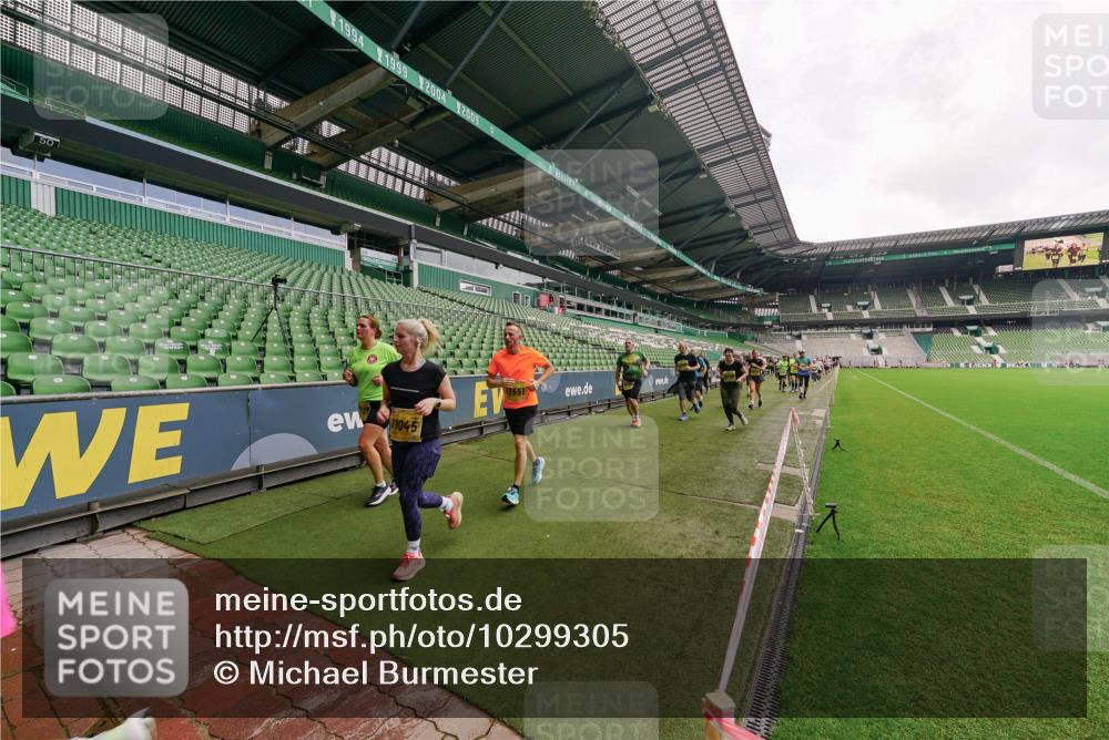 13.09.2026 - 21. swb-Marathon Bremen Michael Burmester http://msf.ph/oto/10299305 13.09.2026 10:36:39 Laufen im Stadion 10092, 10150, 10152, 10153, 10154, 10160, 10173, 10175, 10181, 10182, 10186, 10187, 10195, 10198, 10237, 10245, 10251, 10257, 10263, 10272, 10275, 10278, 10291, 10296, 10306, 10309, 10315, 10327, 10331, 10332, 10338, 10357, 10377, 10382, 10390, 10403, 10409, 10411, 10420, 10429, 10439, 10444, 10473, 10477, 10481, 10492, 10497, 10500, 10516, 10531, 10560, 10569, 10607, 10613, 10617, 10633, 10636, 10647, 10648, 10659, 10663, 10671, 10672, 10674, 10715 meine-sportfotos.de