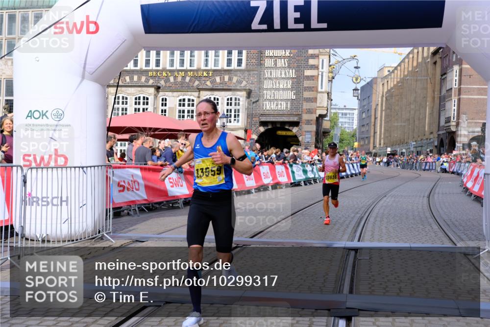 13.09.2026 - 21. swb-Marathon Bremen Tim E. http://msf.ph/oto/10299317 13.09.2026 10:38:27 Ziel 10302, 11142, 13551, 13553, 13559, 13584, 13587, 13636 meine-sportfotos.de