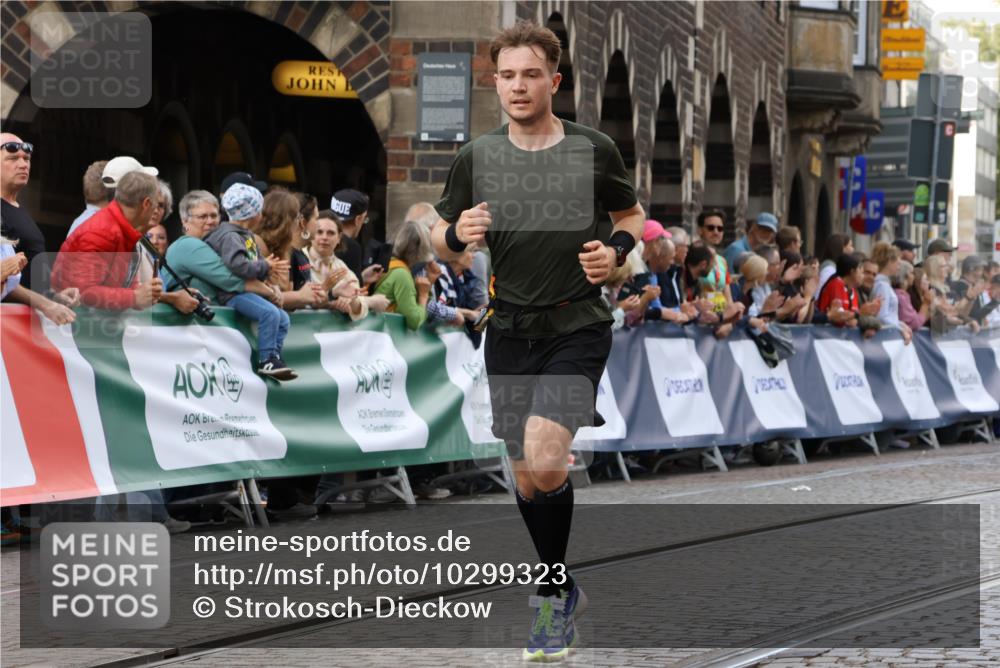 13.09.2026 - 21. swb-Marathon Bremen Strokosch-Dieckow http://msf.ph/oto/10299323 13.09.2026 12:46:29 Ziel 103, 1352, 2143, 8044, 238, 574, 841, 1391 meine-sportfotos.de