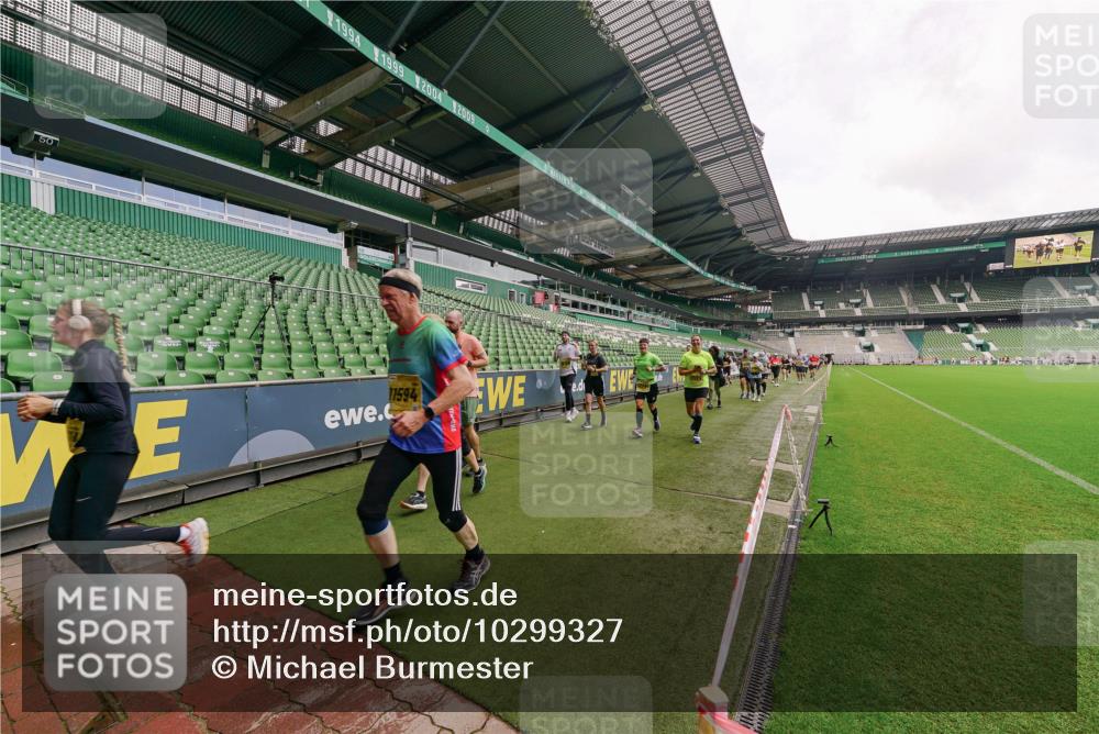 13.09.2026 - 21. swb-Marathon Bremen Michael Burmester http://msf.ph/oto/10299327 13.09.2026 10:36:45 Laufen im Stadion 10092, 10150, 10152, 10153, 10154, 10160, 10173, 10175, 10181, 10182, 10186, 10187, 10195, 10198, 10237, 10245, 10251, 10257, 10263, 10272, 10275, 10278, 10291, 10296, 10306, 10309, 10315, 10327, 10331, 10332, 10338, 10357, 10377, 10382, 10390, 10403, 10409, 10411, 10420, 10429, 10439, 10444, 10473, 10477, 10481, 10492, 10497, 10500, 10516, 10531, 10560, 10569, 10598, 10607, 10613, 10617, 10633, 10636, 10647, 10648, 10659, 10663, 10671, 10672, 10674 meine-sportfotos.de
