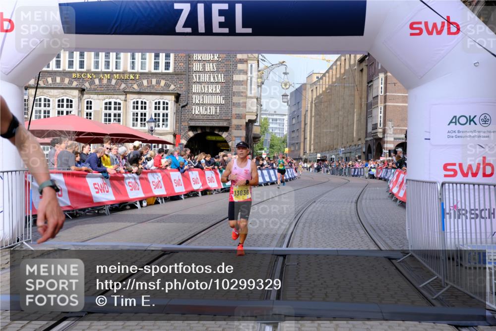 13.09.2026 - 21. swb-Marathon Bremen Tim E. http://msf.ph/oto/10299329 13.09.2026 10:38:28 Ziel 10302, 11142, 13551, 13553, 13559, 13584, 13587, 13636 meine-sportfotos.de