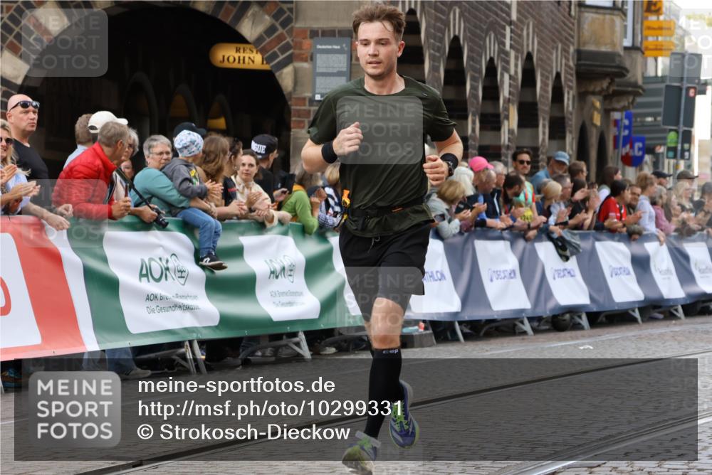 13.09.2026 - 21. swb-Marathon Bremen Strokosch-Dieckow http://msf.ph/oto/10299331 13.09.2026 12:46:29 Ziel 103, 1352, 2143, 8044, 238, 574, 841, 1391 meine-sportfotos.de