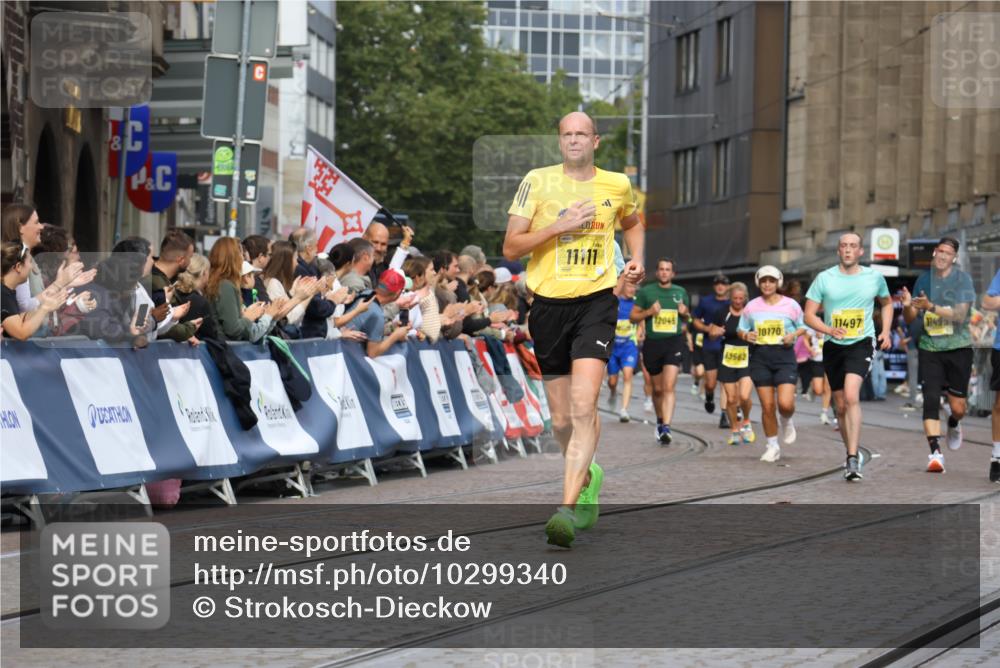 13.09.2026 - 21. swb-Marathon Bremen Strokosch-Dieckow http://msf.ph/oto/10299340 13.09.2026 10:50:19 Ziel 10452, 10508, 10593, 10876, 10966, 11005, 11035, 11183, 11415, 12240, 12380, 12510, 10233, 10525, 10840, 10923, 11276, 11622, 11664, 11680, 11742, 12045, 12078, 12447, 13562 meine-sportfotos.de