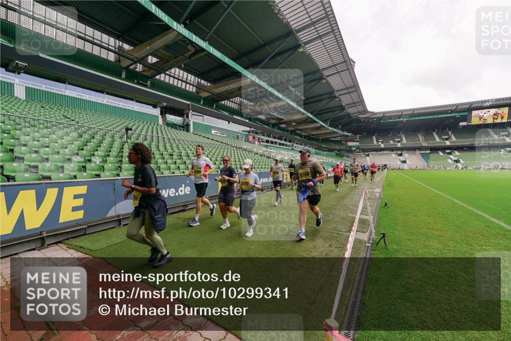 13.09.2026 - 21. swb-Marathon Bremen Michael Burmester http://msf.ph/oto/10299341 13.09.2026 10:36:50 Laufen im Stadion 10092, 10150, 10152, 10153, 10154, 10160, 10173, 10181, 10182, 10186, 10187, 10195, 10198, 10237, 10251, 10257, 10263, 10272, 10273, 10274, 10275, 10278, 10291, 10296, 10306, 10309, 10315, 10327, 10331, 10332, 10338, 10357, 10382, 10390, 10403, 10409, 10411, 10420, 10429, 10439, 10444, 10473, 10477, 10481, 10497, 10500, 10516, 10531, 10560, 10569, 10598, 10607, 10613, 10617, 10633, 10636, 10647, 10648, 10659, 10663, 10671, 10672, 10674 meine-sportfotos.de
