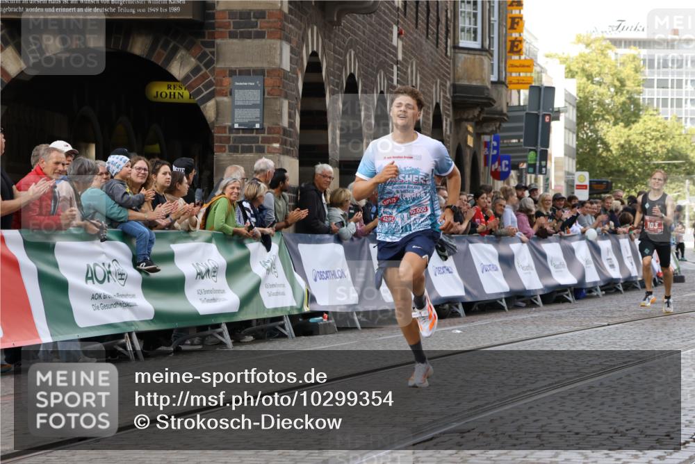 13.09.2026 - 21. swb-Marathon Bremen Strokosch-Dieckow http://msf.ph/oto/10299354 13.09.2026 12:46:35 Ziel 103, 1352, 8044, 238, 574, 841, 1391 meine-sportfotos.de
