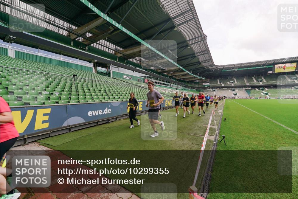 13.09.2026 - 21. swb-Marathon Bremen Michael Burmester http://msf.ph/oto/10299355 13.09.2026 10:36:54 Laufen im Stadion 10092, 10150, 10152, 10153, 10154, 10160, 10181, 10182, 10186, 10187, 10195, 10198, 10237, 10251, 10257, 10263, 10272, 10273, 10274, 10275, 10278, 10291, 10296, 10306, 10309, 10315, 10323, 10327, 10331, 10332, 10338, 10357, 10382, 10390, 10403, 10409, 10411, 10420, 10429, 10439, 10444, 10473, 10477, 10481, 10497, 10500, 10516, 10531, 10560, 10569, 10598, 10607, 10613, 10617, 10633, 10636, 10647, 10648, 10659, 10663, 10671, 10672, 10674 meine-sportfotos.de