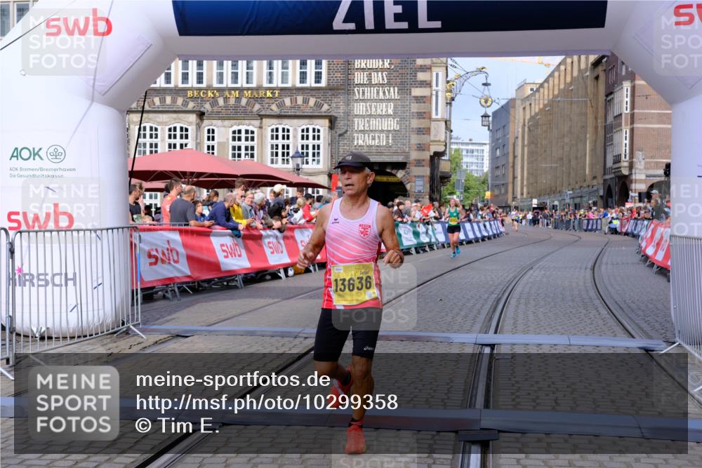 13.09.2026 - 21. swb-Marathon Bremen Tim E. http://msf.ph/oto/10299358 13.09.2026 10:38:29 Ziel 10302, 11142, 13551, 13553, 13559, 13584, 13587, 13636 meine-sportfotos.de