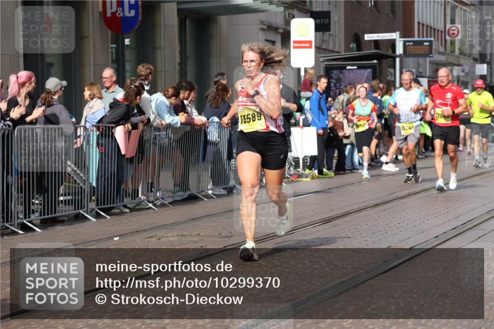 13.09.2026 - 21. swb-Marathon Bremen Strokosch-Dieckow http://msf.ph/oto/10299370 13.09.2026 10:47:07 Ziel 10189, 10223, 10270, 10310, 10319, 10594, 10807, 10873, 10898, 11130, 11187, 11269, 11462, 11469, 11646, 12048, 12195, 12296, 12298, 12318, 13521, 13528, 13545, 13589, 10289, 10445, 10504, 10744, 11060, 11199, 11212, 11344, 11608, 11650, 11651, 11661, 11783, 11814, 12364, 12375, 12415, 12470, 13613 meine-sportfotos.de