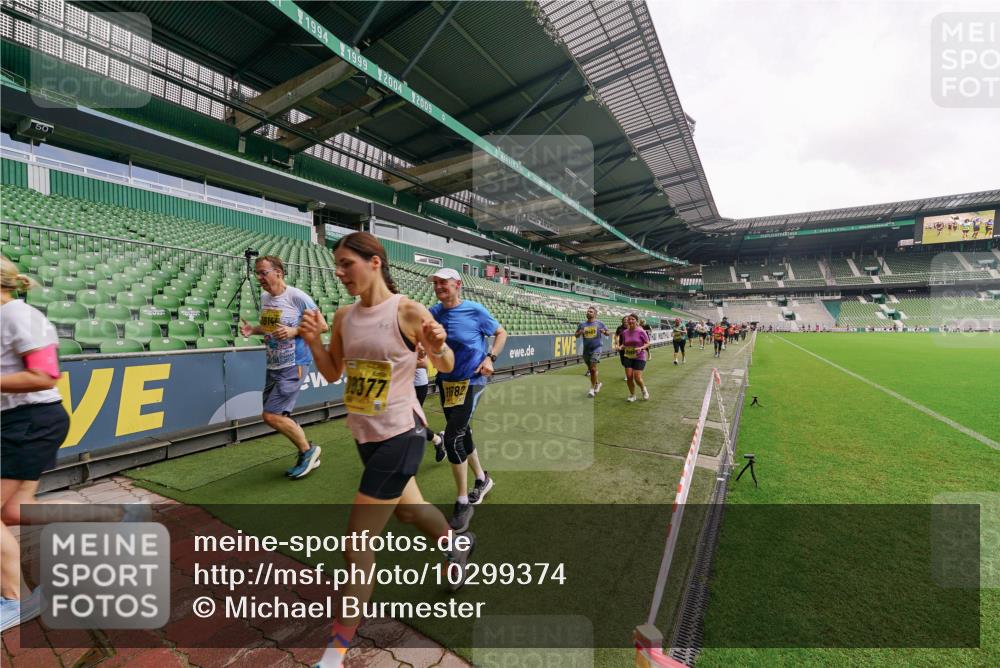 13.09.2026 - 21. swb-Marathon Bremen Michael Burmester http://msf.ph/oto/10299374 13.09.2026 10:36:59 Laufen im Stadion 10090, 10091, 10092, 10150, 10152, 10153, 10154, 10160, 10182, 10186, 10187, 10195, 10198, 10237, 10251, 10257, 10263, 10272, 10273, 10274, 10275, 10278, 10283, 10291, 10296, 10306, 10315, 10323, 10327, 10331, 10332, 10338, 10357, 10382, 10390, 10403, 10409, 10411, 10420, 10429, 10439, 10444, 10473, 10477, 10481, 10488, 10497, 10500, 10516, 10531, 10560, 10569, 10598, 10607, 10613, 10617, 10633, 10647, 10648, 10659, 10663, 10671, 10672, 10674 meine-sportfotos.de