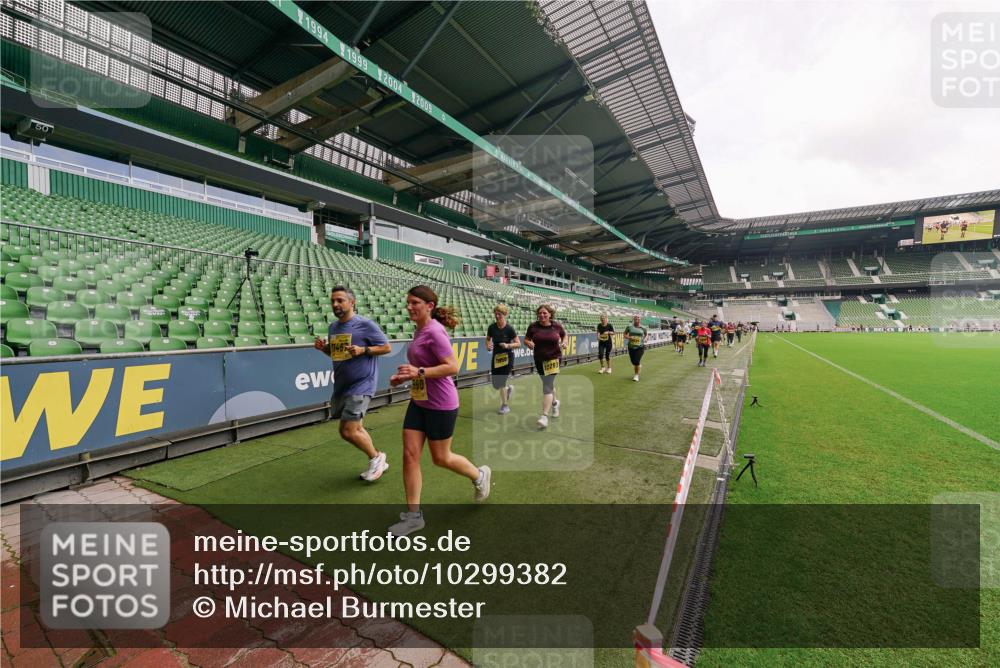 13.09.2026 - 21. swb-Marathon Bremen Michael Burmester http://msf.ph/oto/10299382 13.09.2026 10:37:01 Laufen im Stadion 10090, 10091, 10092, 10150, 10152, 10153, 10154, 10160, 10182, 10186, 10187, 10195, 10198, 10237, 10251, 10257, 10263, 10272, 10273, 10274, 10275, 10278, 10283, 10291, 10296, 10306, 10315, 10323, 10327, 10331, 10332, 10338, 10357, 10382, 10390, 10403, 10409, 10411, 10420, 10429, 10439, 10444, 10473, 10477, 10481, 10488, 10497, 10500, 10516, 10531, 10560, 10569, 10598, 10607, 10613, 10617, 10633, 10647, 10648, 10659, 10663, 10671, 10672, 10674 meine-sportfotos.de