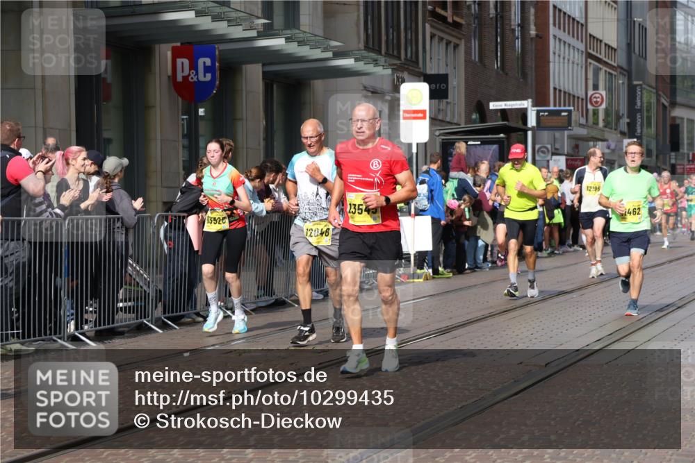13.09.2026 - 21. swb-Marathon Bremen Strokosch-Dieckow http://msf.ph/oto/10299435 13.09.2026 10:47:11 Ziel 10189, 10210, 10223, 10270, 10310, 10319, 10594, 10807, 10860, 10873, 10898, 11130, 11187, 11269, 11462, 11469, 11646, 11809, 12048, 12077, 12195, 12296, 12298, 12318, 12547, 13521, 13528, 13545, 10289, 10445, 10504, 10744, 11060, 11199, 11212, 11344, 11608, 11650, 11651, 11661, 11783, 11814, 12298, 12364, 12375, 12415, 12470, 13589, 13613 meine-sportfotos.de