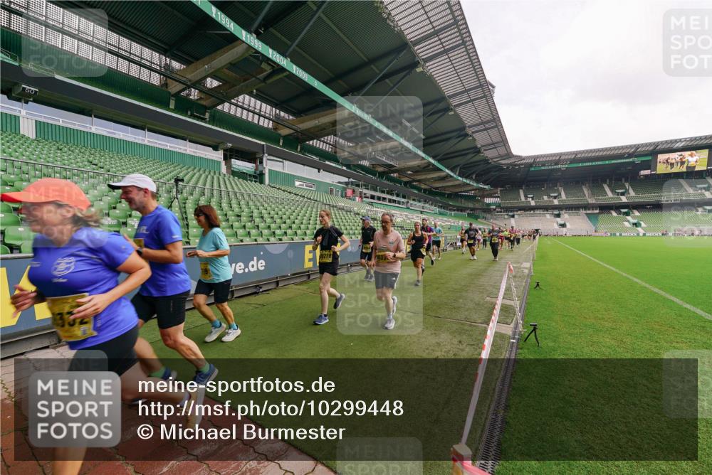 13.09.2026 - 21. swb-Marathon Bremen Michael Burmester http://msf.ph/oto/10299448 13.09.2026 10:37:24 Laufen im Stadion 10090, 10091, 10092, 10150, 10153, 10154, 10160, 10186, 10187, 10190, 10198, 10237, 10251, 10257, 10263, 10272, 10273, 10274, 10275, 10278, 10283, 10291, 10296, 10305, 10315, 10323, 10327, 10331, 10332, 10338, 10370, 10375, 10376, 10382, 10390, 10403, 10411, 10420, 10429, 10432, 10439, 10444, 10465, 10481, 10488, 10497, 10500, 10516, 10531, 10560, 10569, 10598, 10607, 10613, 10633, 10647, 10648, 10654, 10659, 10663, 10674, 10823 meine-sportfotos.de