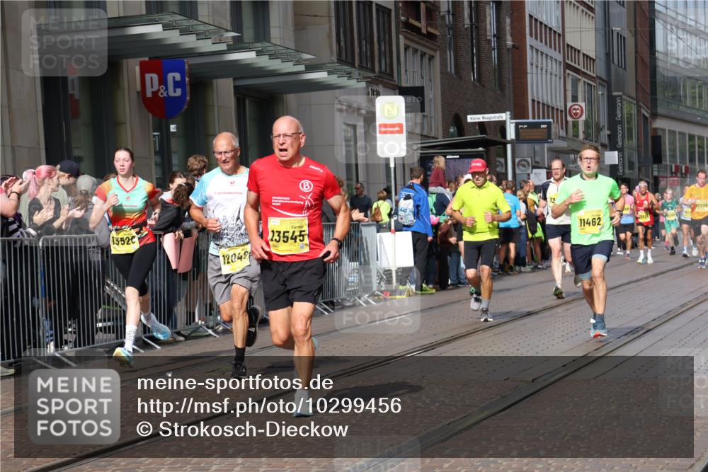 13.09.2026 - 21. swb-Marathon Bremen Strokosch-Dieckow http://msf.ph/oto/10299456 13.09.2026 10:47:12 Ziel 10189, 10210, 10223, 10270, 10310, 10319, 10594, 10807, 10860, 10873, 10898, 11130, 11187, 11269, 11462, 11469, 11646, 11809, 12048, 12077, 12195, 12296, 12318, 12547, 13521, 13528, 13545, 10289, 10445, 10504, 10744, 11060, 11199, 11212, 11344, 11462, 11608, 11650, 11651, 11661, 11783, 11814, 12298, 12364, 12415, 12470, 13589, 13613 meine-sportfotos.de