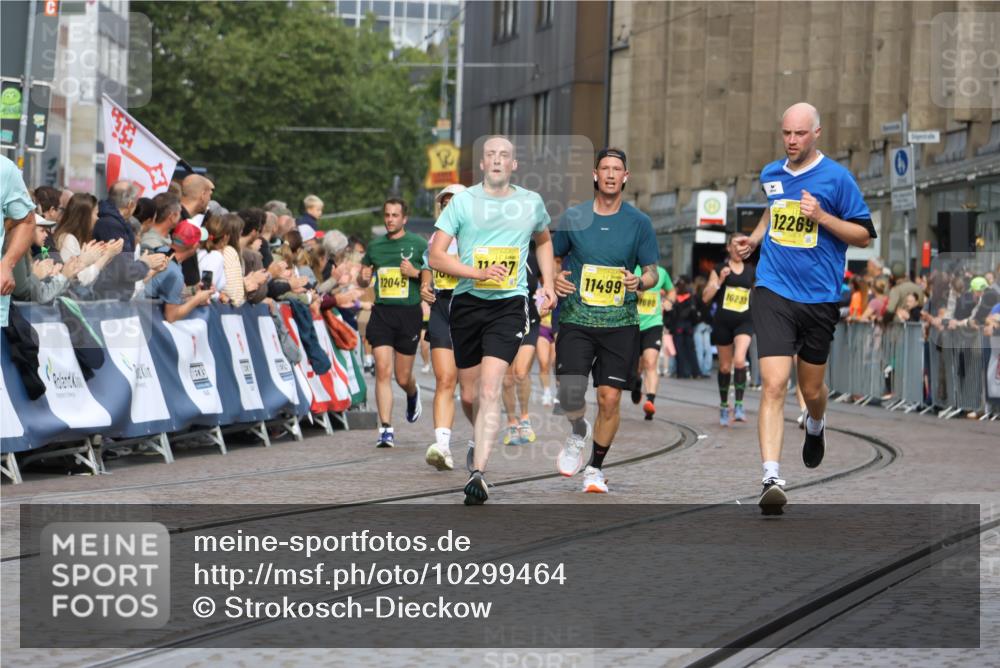 13.09.2026 - 21. swb-Marathon Bremen Strokosch-Dieckow http://msf.ph/oto/10299464 13.09.2026 10:50:23 Ziel 10452, 10593, 10876, 10966, 11005, 11035, 11111, 11128, 11415, 12240, 12380, 12510, 10233, 10525, 10840, 11220, 11276, 11622, 11664, 11742, 11774, 12078, 12309, 12447 meine-sportfotos.de