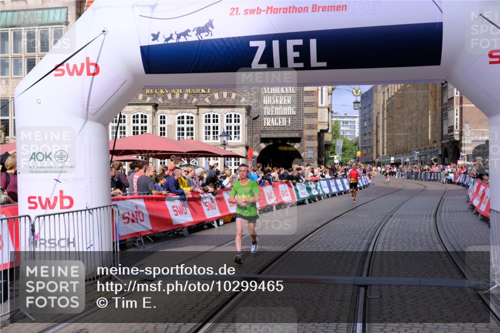 13.09.2026 - 21. swb-Marathon Bremen Tim E. http://msf.ph/oto/10299465 13.09.2026 10:38:53 Ziel 10441, 12370, 13507, 13539 meine-sportfotos.de