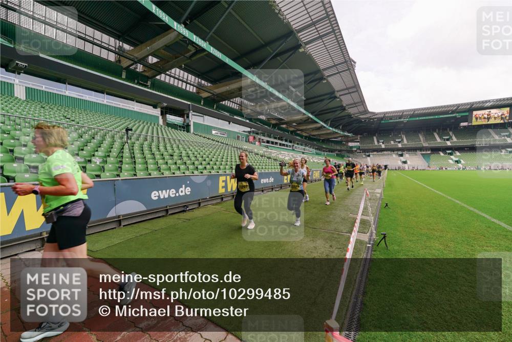 13.09.2026 - 21. swb-Marathon Bremen Michael Burmester http://msf.ph/oto/10299485 13.09.2026 10:37:34 Laufen im Stadion 10090, 10091, 10092, 10150, 10153, 10154, 10160, 10186, 10187, 10190, 10198, 10205, 10237, 10251, 10257, 10272, 10273, 10274, 10275, 10278, 10283, 10291, 10296, 10305, 10315, 10323, 10327, 10331, 10332, 10338, 10370, 10375, 10376, 10382, 10390, 10403, 10411, 10420, 10429, 10432, 10444, 10465, 10488, 10497, 10500, 10516, 10531, 10560, 10569, 10598, 10607, 10613, 10633, 10647, 10648, 10654, 10659, 10663, 10674, 10695, 10802, 10823 meine-sportfotos.de