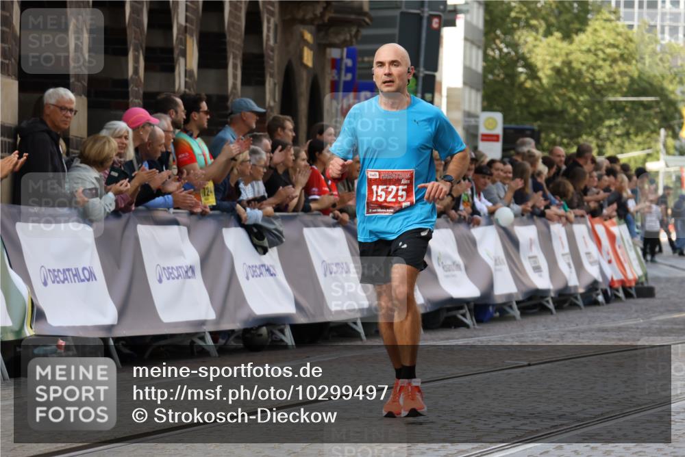 13.09.2026 - 21. swb-Marathon Bremen Strokosch-Dieckow http://msf.ph/oto/10299497 13.09.2026 12:46:52 Ziel 238, 841, 1253, 1391, 1525, 649 meine-sportfotos.de