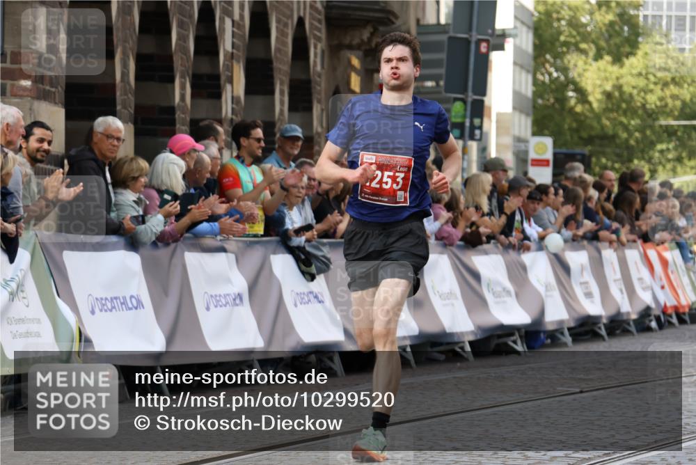 13.09.2026 - 21. swb-Marathon Bremen Strokosch-Dieckow http://msf.ph/oto/10299520 13.09.2026 12:46:55 Ziel 238, 574, 841, 1253, 1391, 1525, 649, 7741 meine-sportfotos.de