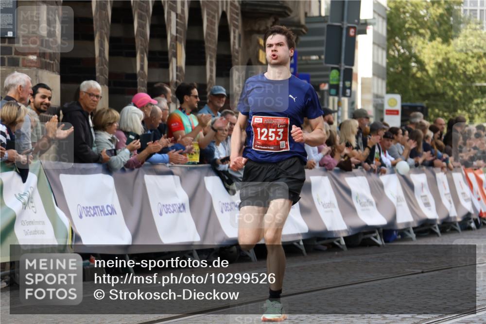 13.09.2026 - 21. swb-Marathon Bremen Strokosch-Dieckow http://msf.ph/oto/10299526 13.09.2026 12:46:55 Ziel 238, 574, 841, 1253, 1391, 1525, 649, 7741 meine-sportfotos.de