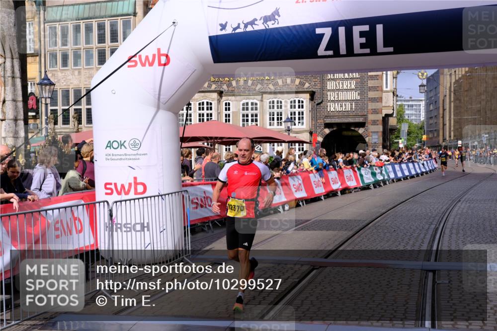 13.09.2026 - 21. swb-Marathon Bremen Tim E. http://msf.ph/oto/10299527 13.09.2026 10:38:58 Ziel 10441, 12370, 13539 meine-sportfotos.de