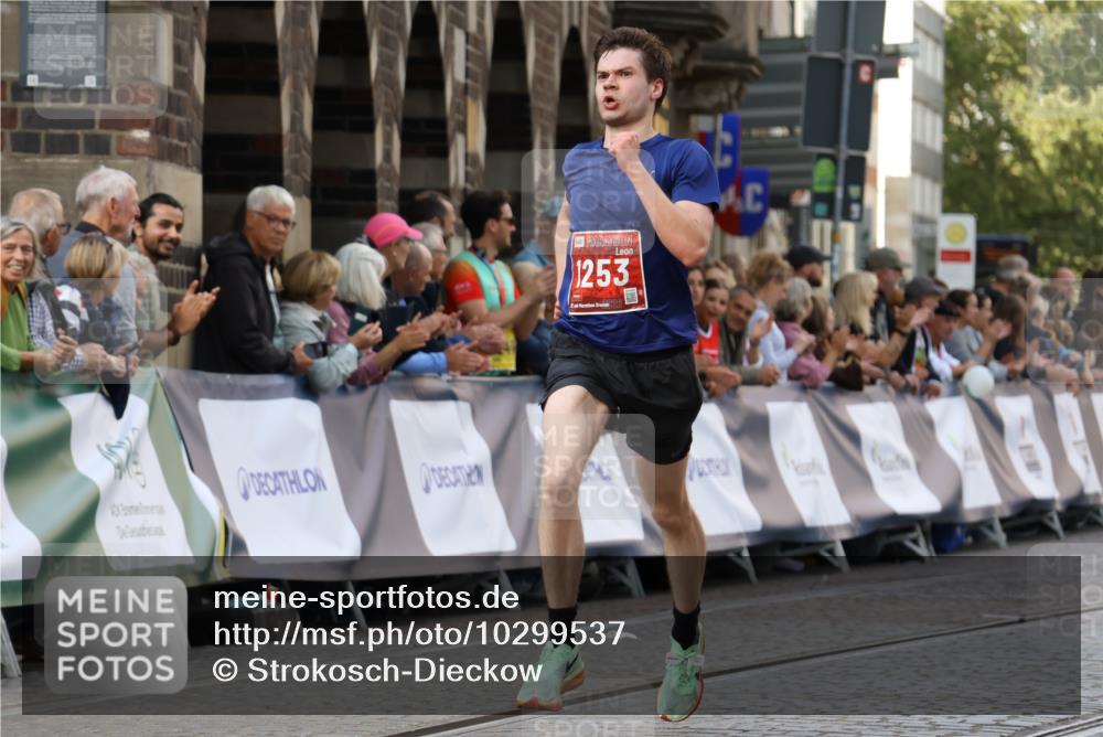 13.09.2026 - 21. swb-Marathon Bremen Strokosch-Dieckow http://msf.ph/oto/10299537 13.09.2026 12:46:55 Ziel 238, 574, 841, 1253, 1391, 1525, 649, 7741 meine-sportfotos.de