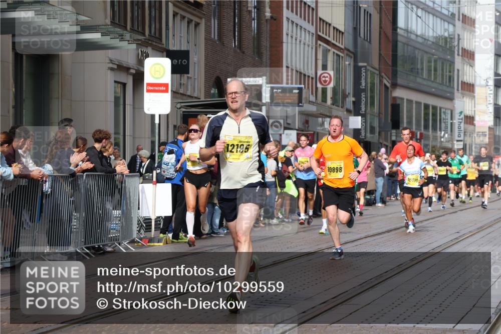 13.09.2026 - 21. swb-Marathon Bremen Strokosch-Dieckow http://msf.ph/oto/10299559 13.09.2026 10:47:16 Ziel 10172, 10189, 10210, 10223, 10270, 10310, 10393, 10594, 10807, 10860, 10873, 10898, 11130, 11269, 11469, 11646, 11809, 11894, 12077, 12195, 12296, 12318, 12547, 13521, 10289, 10319, 10744, 11060, 11187, 11199, 11212, 11344, 11462, 11608, 11650, 11651, 11783, 11814, 12048, 12298, 12415, 12470, 13528, 13545, 13589, 13613 meine-sportfotos.de