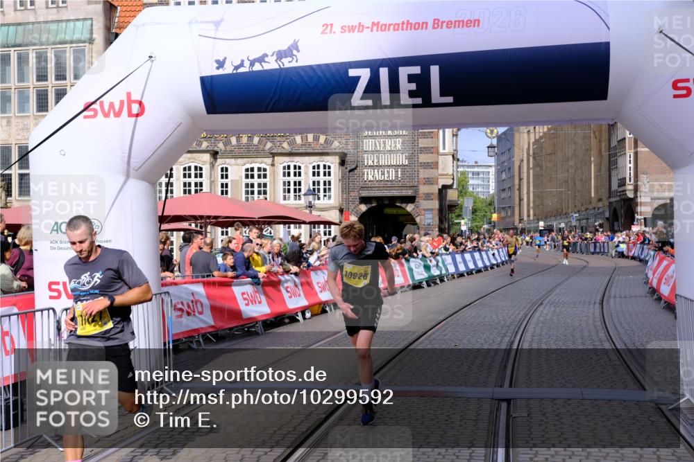 13.09.2026 - 21. swb-Marathon Bremen Tim E. http://msf.ph/oto/10299592 13.09.2026 10:39:08 Ziel 10782, 10926, 11127, 11338, 12370 meine-sportfotos.de