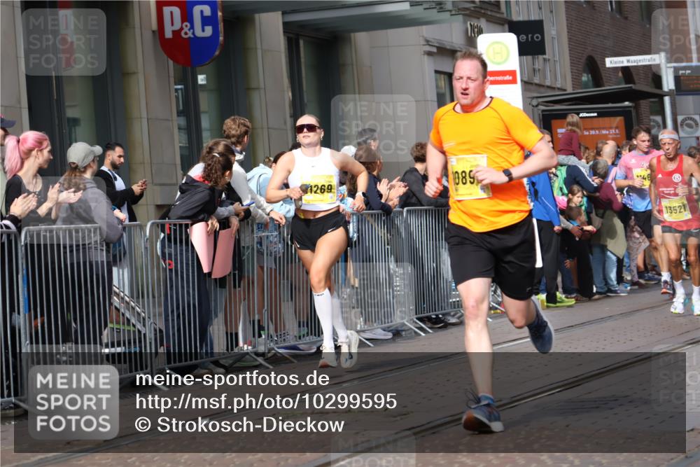 13.09.2026 - 21. swb-Marathon Bremen Strokosch-Dieckow http://msf.ph/oto/10299595 13.09.2026 10:47:18 Ziel 10172, 10189, 10210, 10223, 10270, 10310, 10393, 10592, 10594, 10807, 10860, 10873, 11018, 11130, 11469, 11634, 11646, 11809, 11894, 12077, 12195, 12296, 12318, 12547, 13521, 10319, 10744, 10898, 11060, 11187, 11212, 11269, 11344, 11462, 11608, 11650, 11651, 11814, 12048, 12195, 12298, 12415, 12470, 13528, 13545, 13589, 13613 meine-sportfotos.de