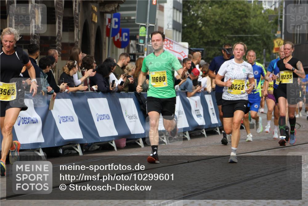 13.09.2026 - 21. swb-Marathon Bremen Strokosch-Dieckow http://msf.ph/oto/10299601 13.09.2026 10:50:30 Ziel 10170, 10452, 10876, 11111, 11128, 11178, 11415, 11497, 11499, 12240, 12269, 12510, 10267, 10764, 11220, 11276, 11664, 11753, 11774, 12052, 12309, 12488, 13544 meine-sportfotos.de