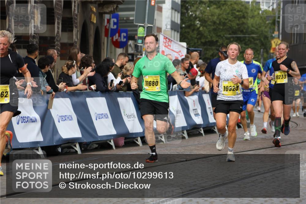 13.09.2026 - 21. swb-Marathon Bremen Strokosch-Dieckow http://msf.ph/oto/10299613 13.09.2026 10:50:30 Ziel 10170, 10452, 10876, 11111, 11128, 11178, 11415, 11497, 11499, 12240, 12269, 12510, 10267, 10764, 11220, 11276, 11664, 11753, 11774, 12052, 12309, 12488, 13544 meine-sportfotos.de