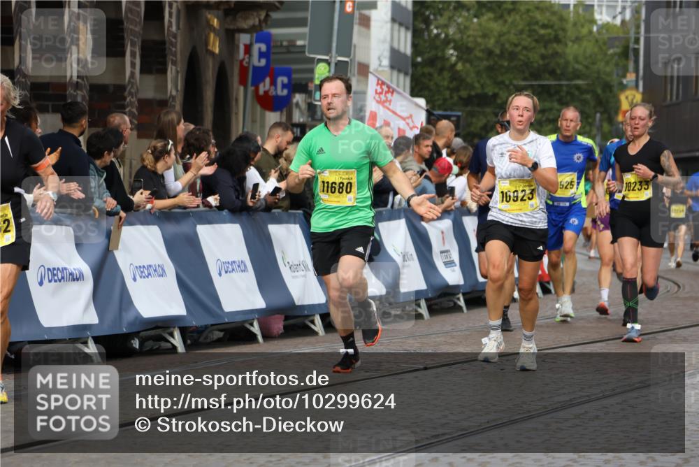 13.09.2026 - 21. swb-Marathon Bremen Strokosch-Dieckow http://msf.ph/oto/10299624 13.09.2026 10:50:30 Ziel 10170, 10452, 10876, 11111, 11128, 11178, 11415, 11497, 11499, 12240, 12269, 12510, 10267, 10764, 11220, 11276, 11664, 11753, 11774, 12052, 12309, 12488, 13544 meine-sportfotos.de