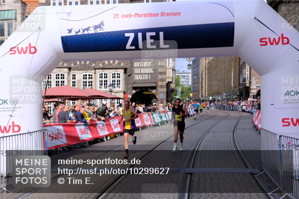 13.09.2026 - 21. swb-Marathon Bremen Tim E. http://msf.ph/oto/10299627 13.09.2026 10:39:14 Ziel 10782, 10926, 11127, 11338, 12003 meine-sportfotos.de