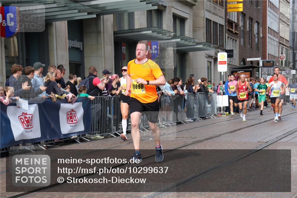 13.09.2026 - 21. swb-Marathon Bremen Strokosch-Dieckow http://msf.ph/oto/10299637 13.09.2026 10:47:20 Ziel 10172, 10189, 10210, 10223, 10270, 10310, 10393, 10592, 10594, 10807, 10860, 10873, 11018, 11130, 11469, 11634, 11646, 11809, 11894, 12077, 12296, 12318, 12547, 12558, 13521, 10189, 10319, 10744, 10898, 11060, 11187, 11269, 11344, 11462, 11650, 11651, 11814, 12048, 12195, 12298, 12415, 12470, 13528, 13545, 13589, 13613 meine-sportfotos.de
