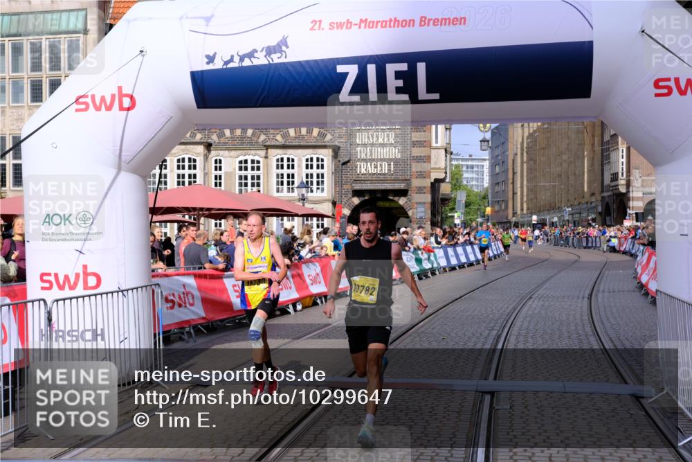 13.09.2026 - 21. swb-Marathon Bremen Tim E. http://msf.ph/oto/10299647 13.09.2026 10:39:15 Ziel 10782, 10926, 11127, 11338, 12003 meine-sportfotos.de