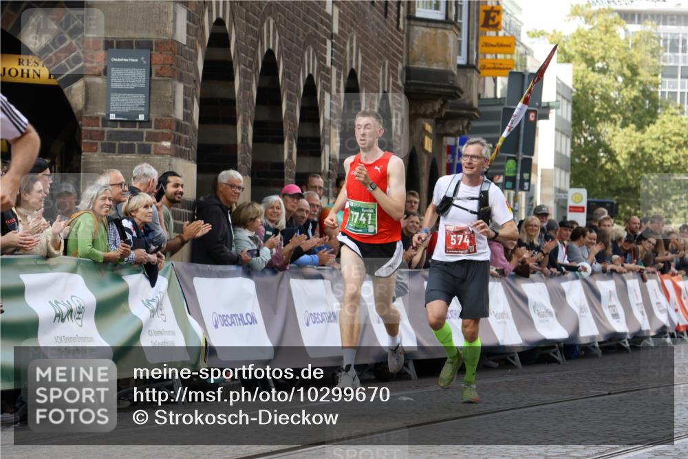 13.09.2026 - 21. swb-Marathon Bremen Strokosch-Dieckow http://msf.ph/oto/10299670 13.09.2026 12:47:07 Ziel 238, 574, 841, 1391, 7741 meine-sportfotos.de