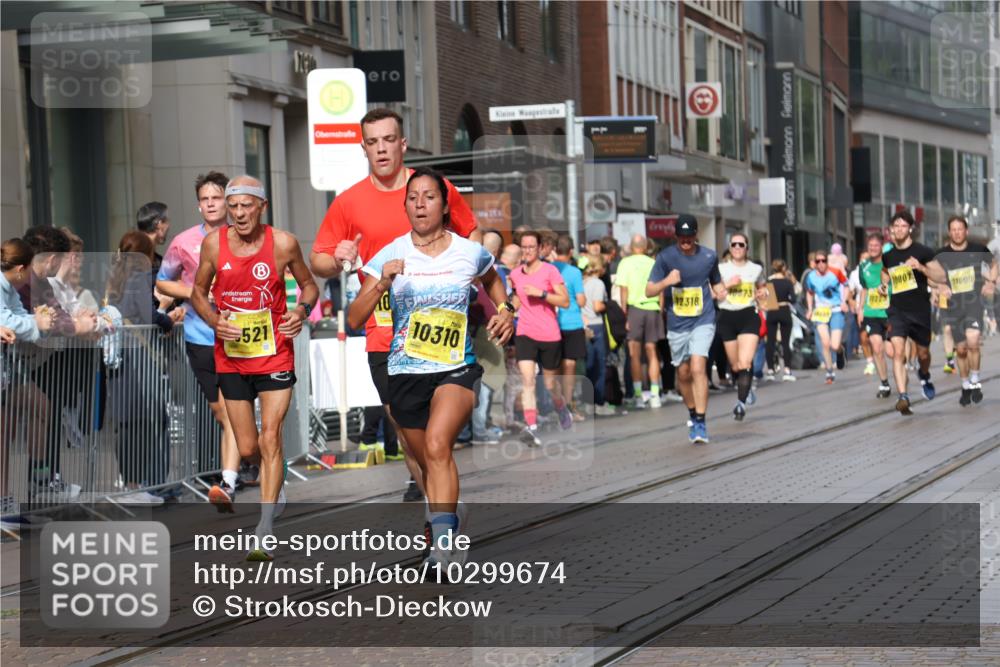 13.09.2026 - 21. swb-Marathon Bremen Strokosch-Dieckow http://msf.ph/oto/10299674 13.09.2026 10:47:21 Ziel 10172, 10210, 10223, 10270, 10310, 10393, 10592, 10594, 10807, 10860, 10873, 11018, 11130, 11469, 11634, 11646, 11809, 11894, 12077, 12296, 12318, 12547, 12558, 13521, 10189, 10310, 10319, 10744, 10898, 11060, 11187, 11269, 11344, 11462, 11650, 11651, 11814, 12048, 12195, 12298, 12415, 12470, 13528, 13545, 13589, 13613 meine-sportfotos.de
