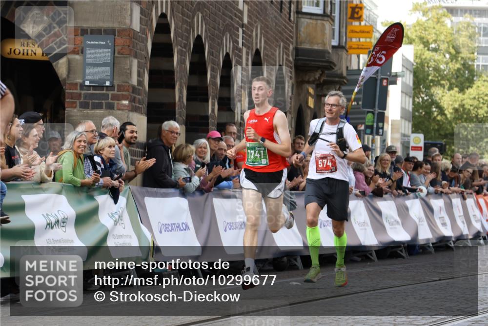 13.09.2026 - 21. swb-Marathon Bremen Strokosch-Dieckow http://msf.ph/oto/10299677 13.09.2026 12:47:07 Ziel 238, 574, 841, 1391, 7741 meine-sportfotos.de