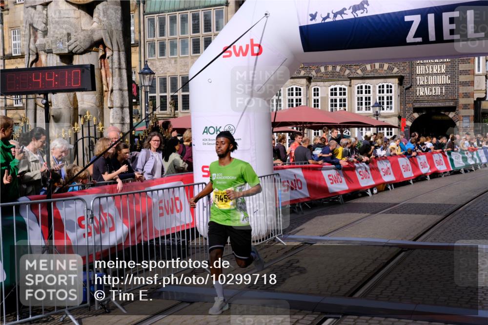 13.09.2026 - 21. swb-Marathon Bremen Tim E. http://msf.ph/oto/10299718 13.09.2026 10:39:27 Ziel 10782, 11227, 11338, 11454, 12003, 13641 meine-sportfotos.de