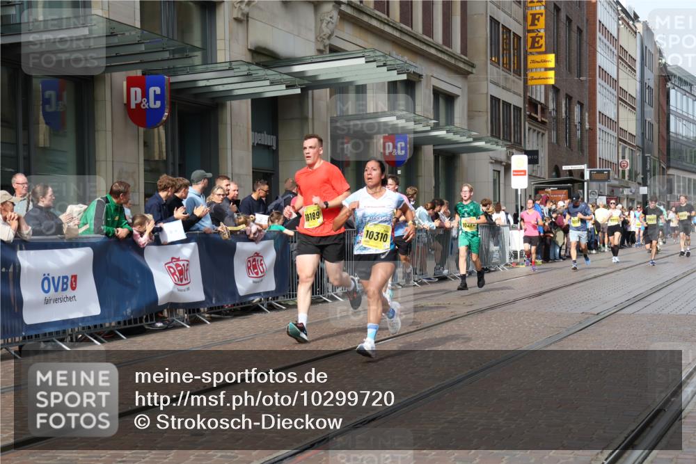 13.09.2026 - 21. swb-Marathon Bremen Strokosch-Dieckow http://msf.ph/oto/10299720 13.09.2026 10:47:23 Ziel 10172, 10210, 10223, 10270, 10393, 10592, 10594, 10807, 10860, 10873, 11018, 11130, 11469, 11634, 11646, 11809, 11894, 12077, 12296, 12318, 12547, 12558, 13521, 10189, 10310, 10319, 10744, 10898, 11187, 11269, 11462, 11650, 11651, 11814, 12048, 12195, 12298, 12415, 12470, 13528, 13545, 13589, 13613 meine-sportfotos.de