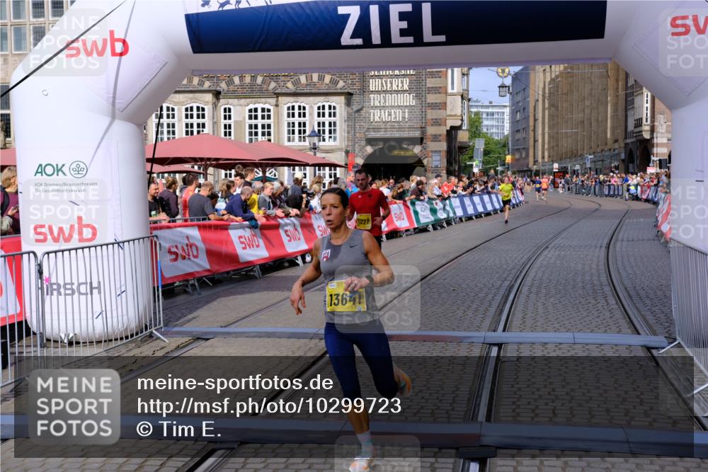 13.09.2026 - 21. swb-Marathon Bremen Tim E. http://msf.ph/oto/10299723 13.09.2026 10:39:31 Ziel 11227, 11454, 12003, 13556, 13641 meine-sportfotos.de