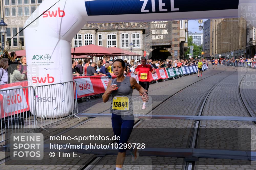 13.09.2026 - 21. swb-Marathon Bremen Tim E. http://msf.ph/oto/10299728 13.09.2026 10:39:31 Ziel 11227, 11454, 12003, 13556, 13641 meine-sportfotos.de
