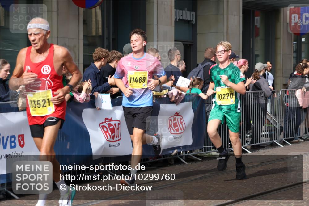 13.09.2026 - 21. swb-Marathon Bremen Strokosch-Dieckow http://msf.ph/oto/10299760 13.09.2026 10:47:25 Ziel 10172, 10210, 10223, 10270, 10393, 10592, 10594, 10860, 10873, 11018, 11130, 11360, 11469, 11634, 11646, 11809, 11894, 12077, 12278, 12296, 12318, 12547, 12558, 13521, 10189, 10310, 10319, 10744, 10807, 10898, 11187, 11269, 11462, 11650, 11651, 11814, 12048, 12195, 12298, 12415, 12470, 13528, 13545, 13589, 13613 meine-sportfotos.de