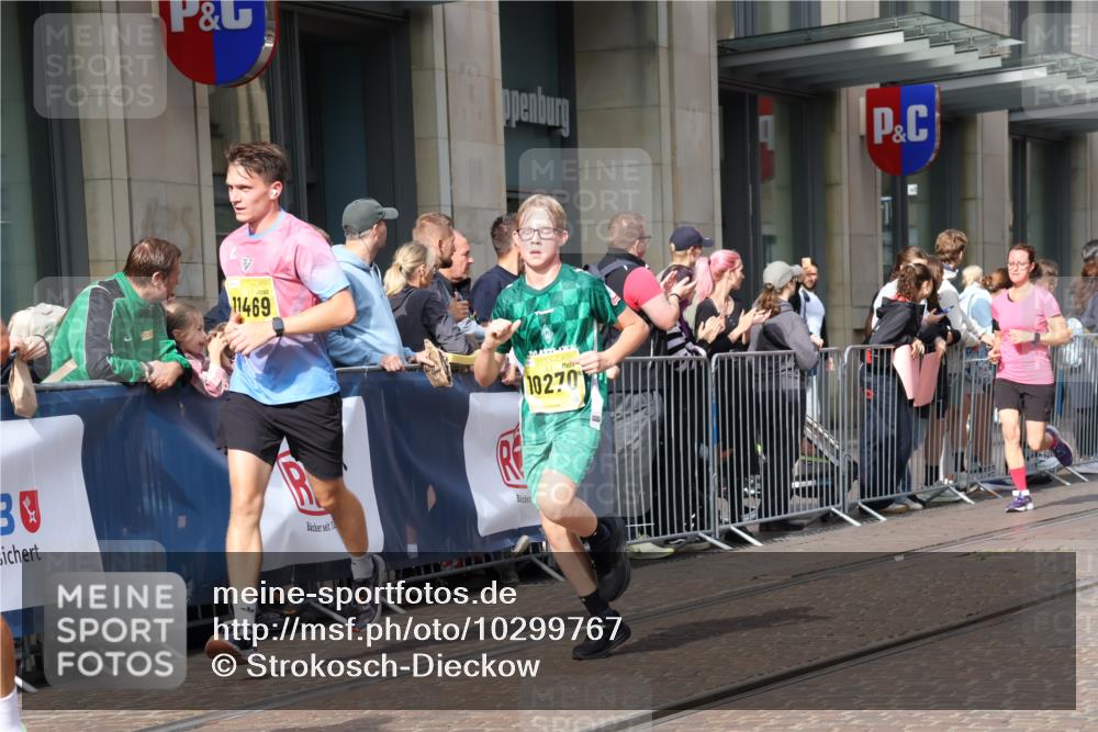 13.09.2026 - 21. swb-Marathon Bremen Strokosch-Dieckow http://msf.ph/oto/10299767 13.09.2026 10:47:25 Ziel 10172, 10210, 10223, 10270, 10393, 10592, 10594, 10860, 10873, 11018, 11130, 11360, 11469, 11634, 11646, 11809, 11894, 12077, 12278, 12296, 12318, 12547, 12558, 13521, 10189, 10310, 10319, 10744, 10807, 10898, 11187, 11269, 11462, 11650, 11651, 11814, 12048, 12195, 12298, 12415, 12470, 13528, 13545, 13589, 13613 meine-sportfotos.de